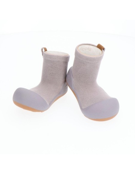 Attipas Label grey, suela bicolor.