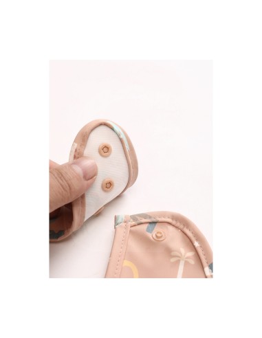 Babero impermeable Funny Letters. tutete