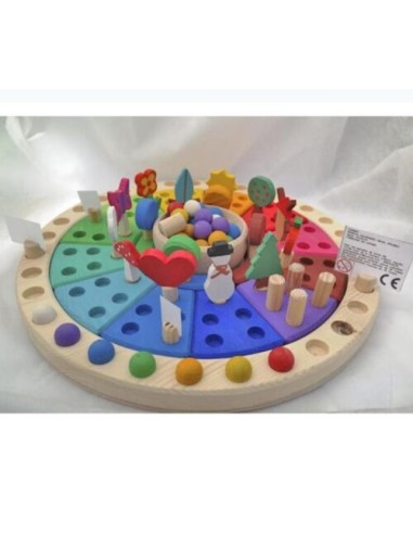 Calendario anual con figuras. Ludimat