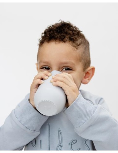 Happy cup con tapa y pajita de silicona, gris claro. Ezpz (236ml)