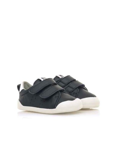 Zapato napa marino/blanco. Mustang free.