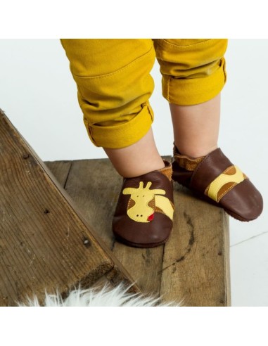 Zapato bebé suave, jirafa marrón. Liliputi.